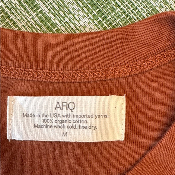 ARQ Rust colored T -Shirt. Short sleeves. Size Medium. Organic Cotton NWT - Picture 7 of 10